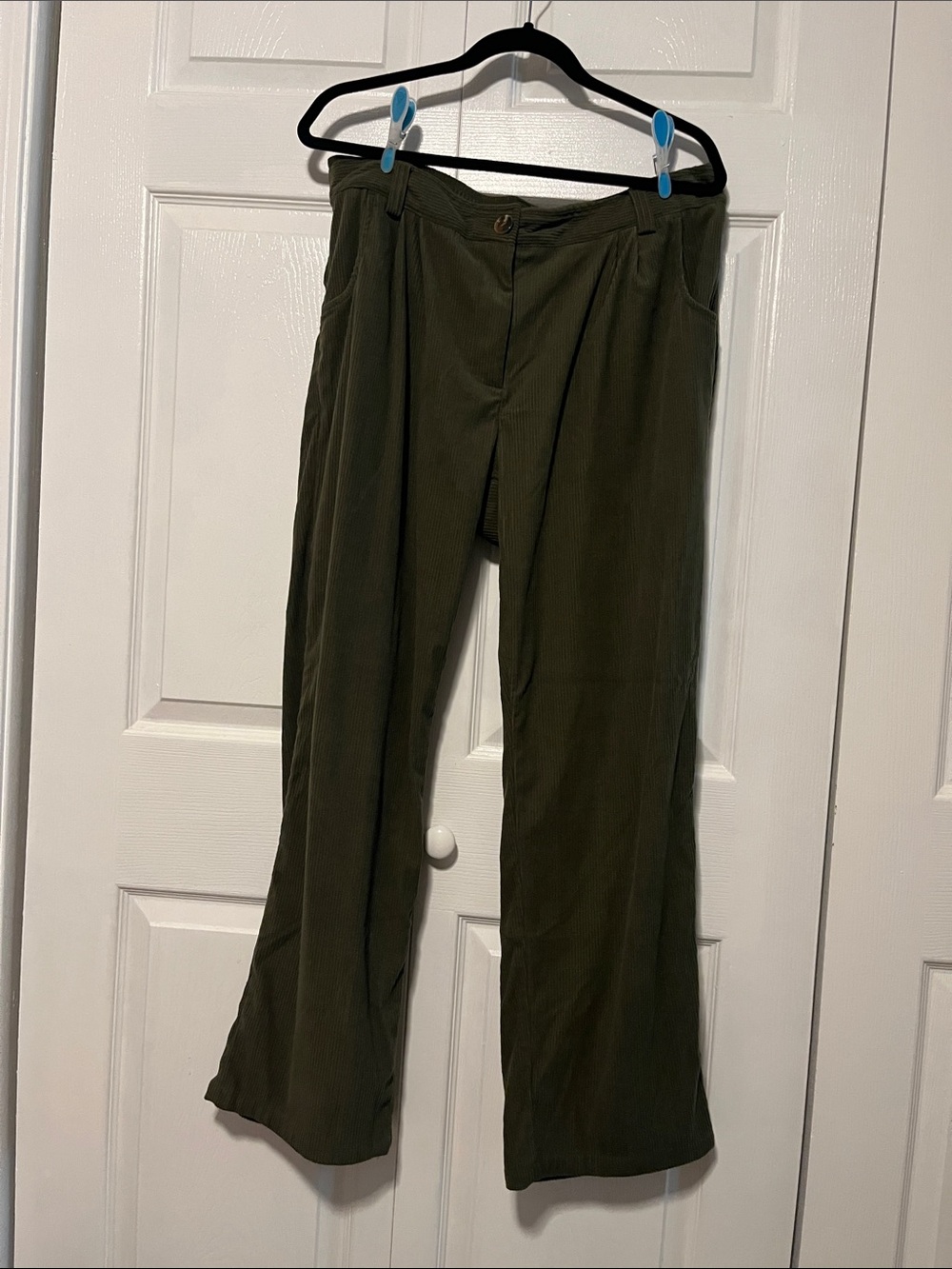 HALARA Women’s Olive Green Corduroy Straight-Leg Pants